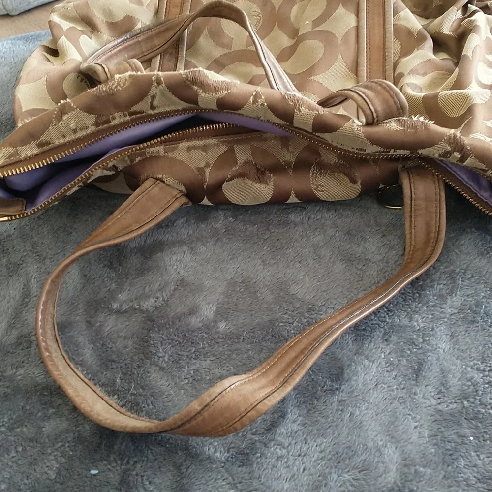 Coach purse - Picture 3 of 4